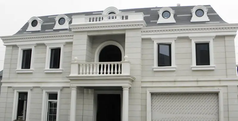 This 1100m2 (11,900sf) villa has been 3D printed at a cost of $USD160,000!